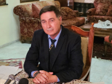  رائد منصور يشبه رئيس المجلس بهيج منصور ب אבי אבוטבול !!